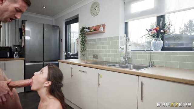 История секса с соседкой