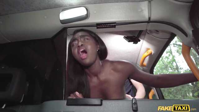 Из Африки на хуй таксиста