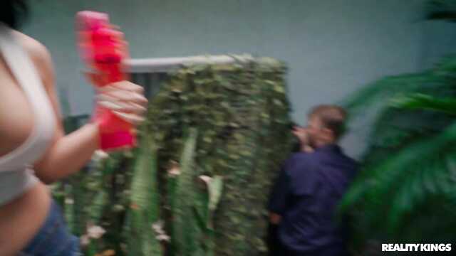 В городе сексуальных милф