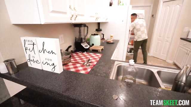 Теперь ты будешь моим парнем!