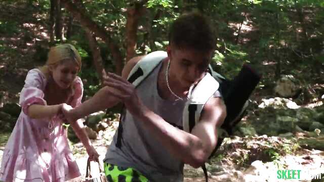 Лес полон сексуальных сюрпризов