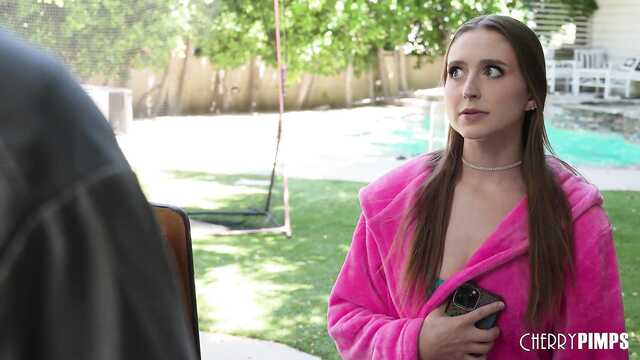 Ради кабельных каналов пришлось дать монтажнику