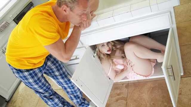 Папа я не хочу идти в колледж, давай трахаться