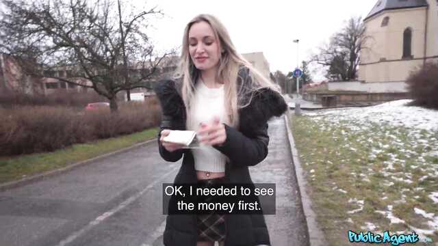 Брошенная немецкая жена быстро нашла свободный хуй