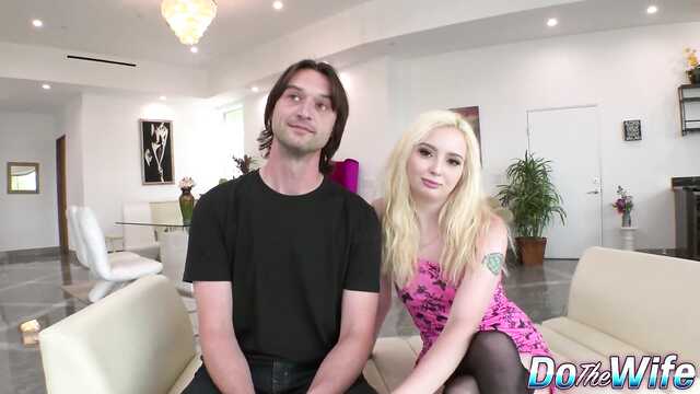 За долги мужа жена рассчиталась рабочей киской