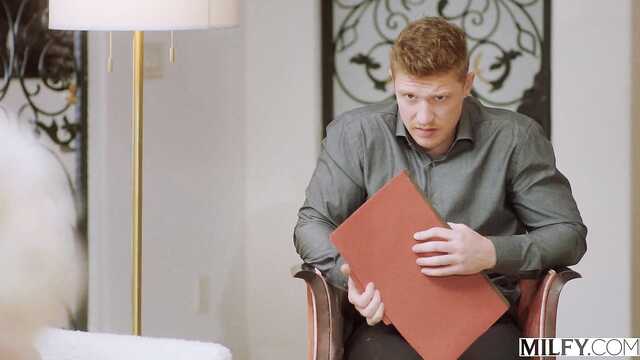 Хватит дрочить сынок, можешь вставить в мамочку