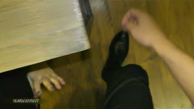 Прилежная студентка, которая не прочь дать в задок