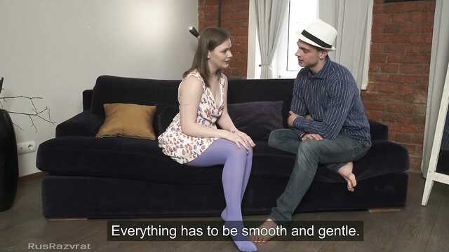 Нежный секс с русской девственницей на кастинге