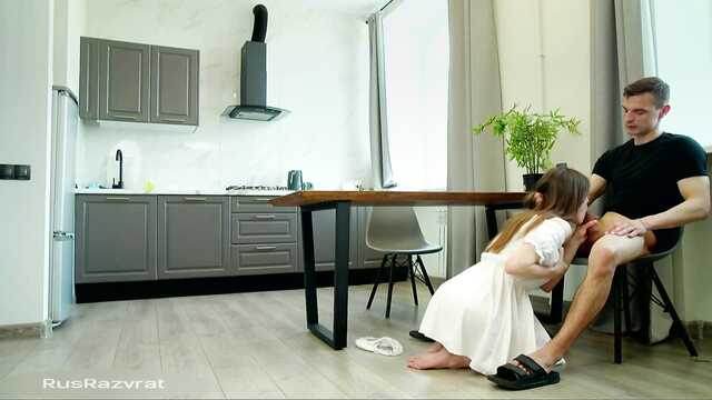 Валерия дрочит в предвкушении интимной встречи