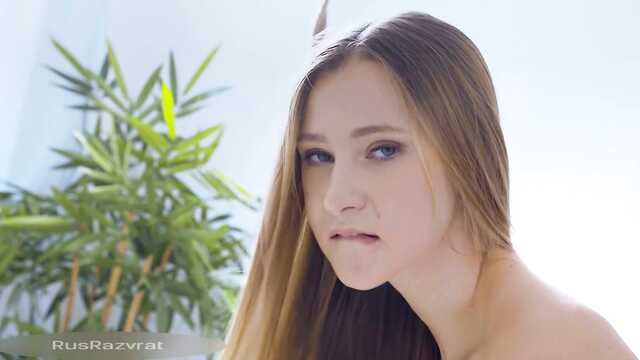 Массаж закончился нежным проникновением в задницу