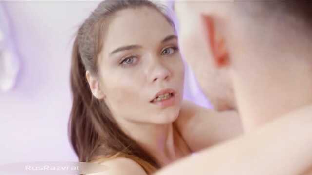 Сексуальные занятия фитнесом с худой красоткой