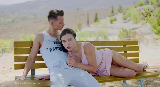 Киану Ривз эротикалық фильмде