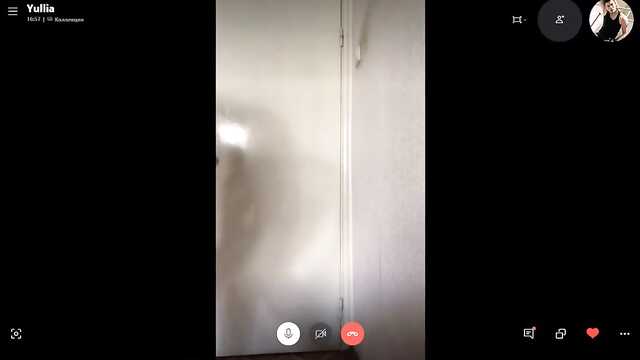 Развел студентку в скайпе на показ сисек и дырок