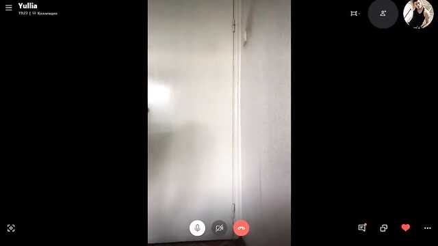 Развел студентку в скайпе на показ сисек и дырок