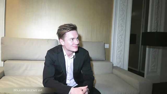 На первом свидании даю в киску и умываюсь спермой