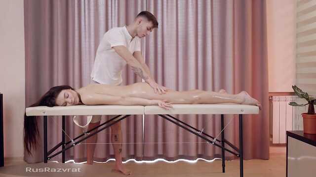 Особый массажный секс взбодрил меня на весь день