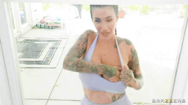 Сисястой необходим ежедневный проеб