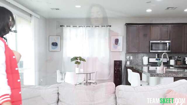 Сисястая латина невероятно хороша в постели