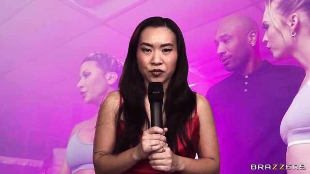 Лесби игры со страпоном на ринге