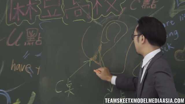 Обычный секс урок в японской школе