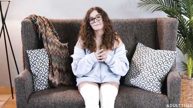 Вагинальные умения очкастой отличницы