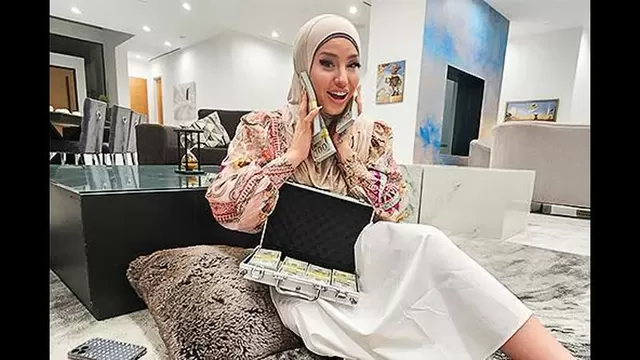 Софи Ди мен Джейден Джеймс қатысқан лесбияндық порно видео