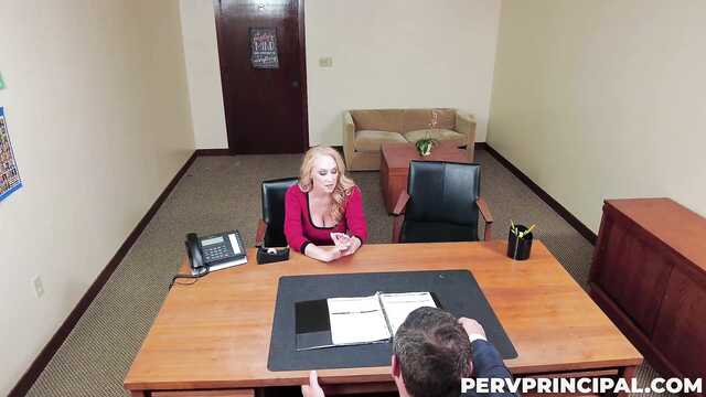 Что забыла зрелка у директора школы?