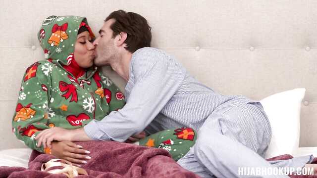 Сексуальное рождество с молоденькой мусульманкой