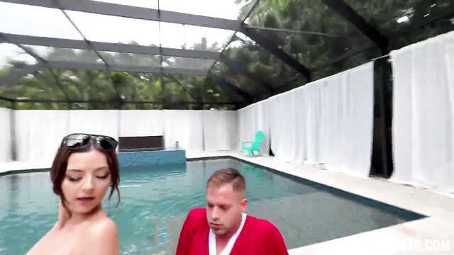 Парню повезло, ведь он поимел сразу трех телок