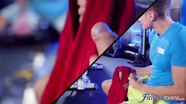 Спортивные телки удовлетворяют тренера в зале