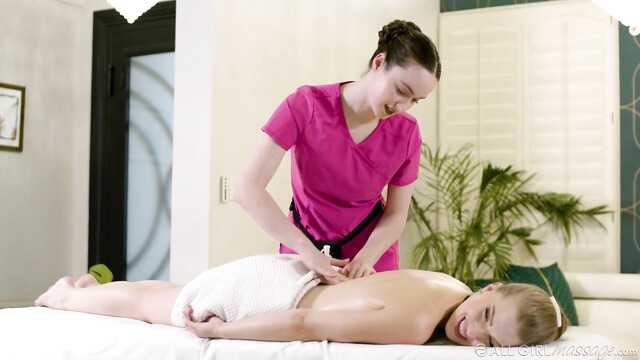 Впервые попробовала лесби секс в массажном салоне