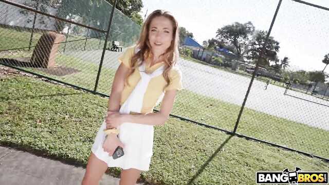 Заманил молодую в автобус, чтобы засадить в попку