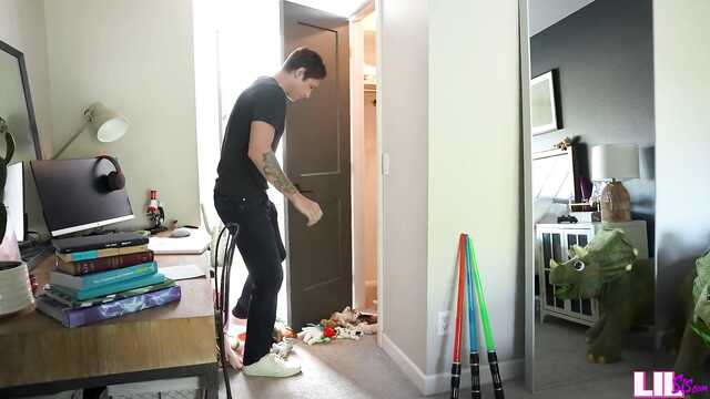 Хватит дрочить писю, давай я тебя трахну сестренка