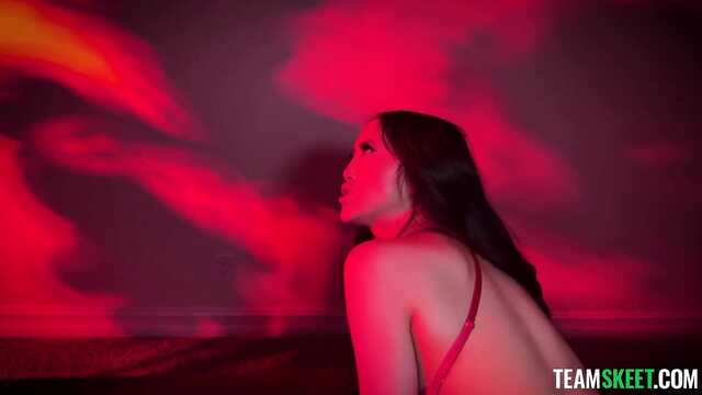 На день святого Валентина дала в письку незнакомцу