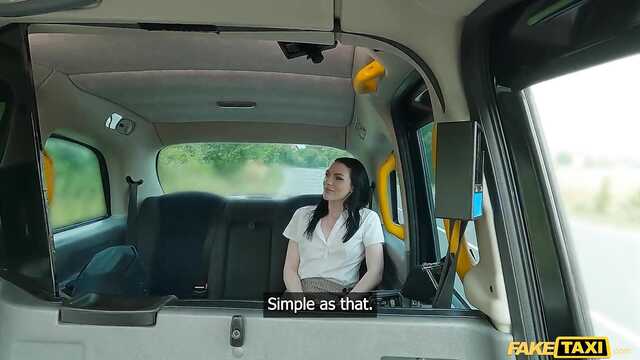 Не оказалось денег, поэтому пришлось дать таксисту