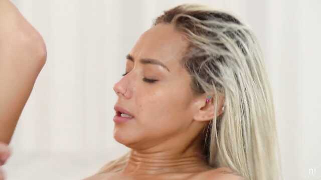 Вероника с ее постоянно голодной киской