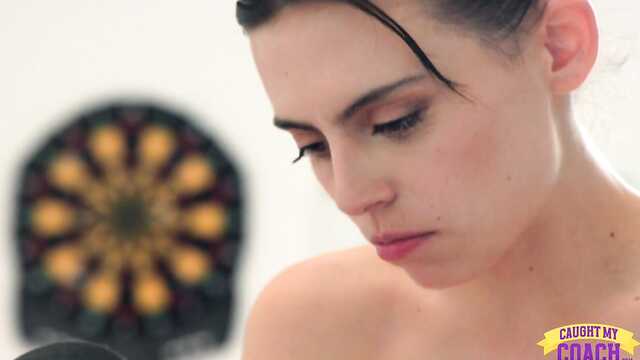 Тренер по волейболу знает свое дело