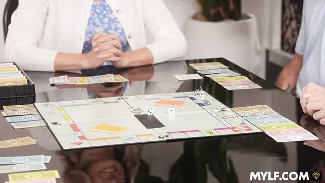 Да здравствует семейный групповой секс!