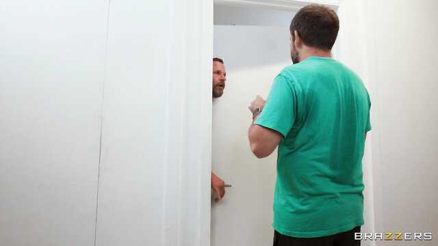 Какой же потрясающий огромный хуец!