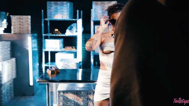 Мастурбация в стиле рок-н-ролл