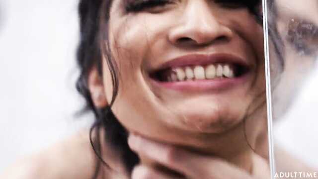 Латинские страсти в ванной комнате