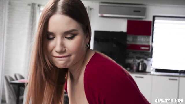 Ура! Сестричка созрела для интима