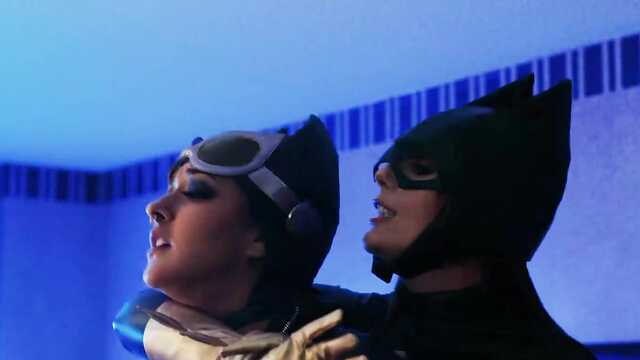 Супергероини и их оральные фантазии