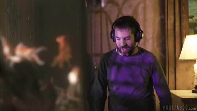 Никто не узнает о нашей связи с отчимом