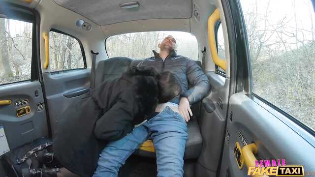 Как легко трахнуть красивую таксистку
