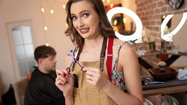 Неожиданная ебля в барбер-шопе