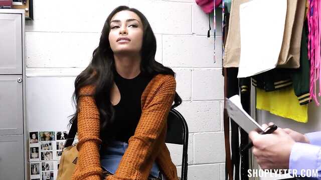 Если ты воровка, то готовься к траху!