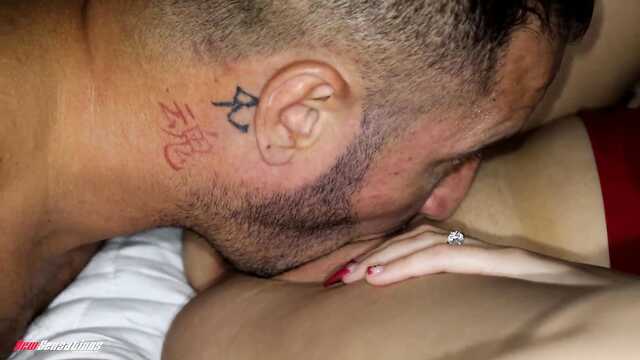 Бармен не откажется потрахаться после смены!