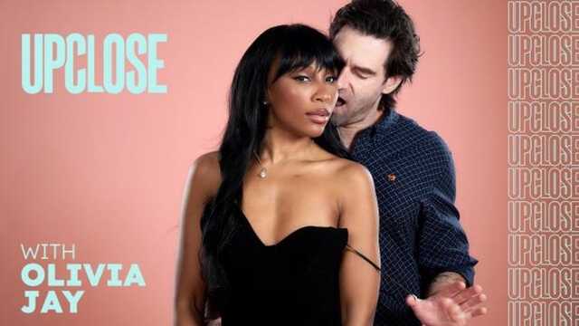 Зрелая негритянка на члене своего поклонника