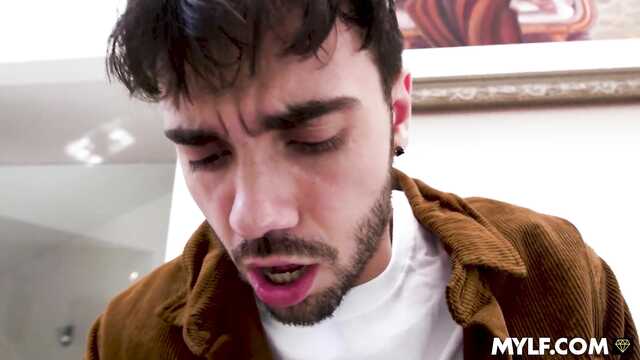 Папа не поймет, что я трахаю мачеху